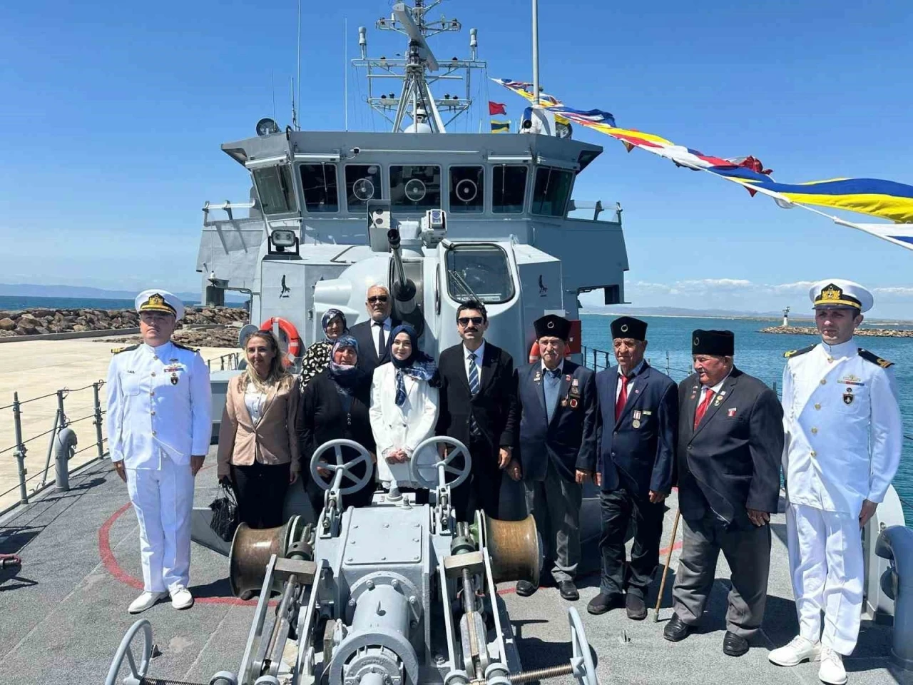 TCG Akçakoca mayın avlama gemisi Enez Limanı’na ziyarete açıldı
