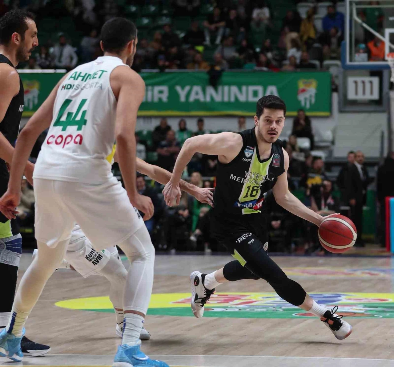 Tecrübeli forvet Sakarya Büyükşehir Basketbol’da
