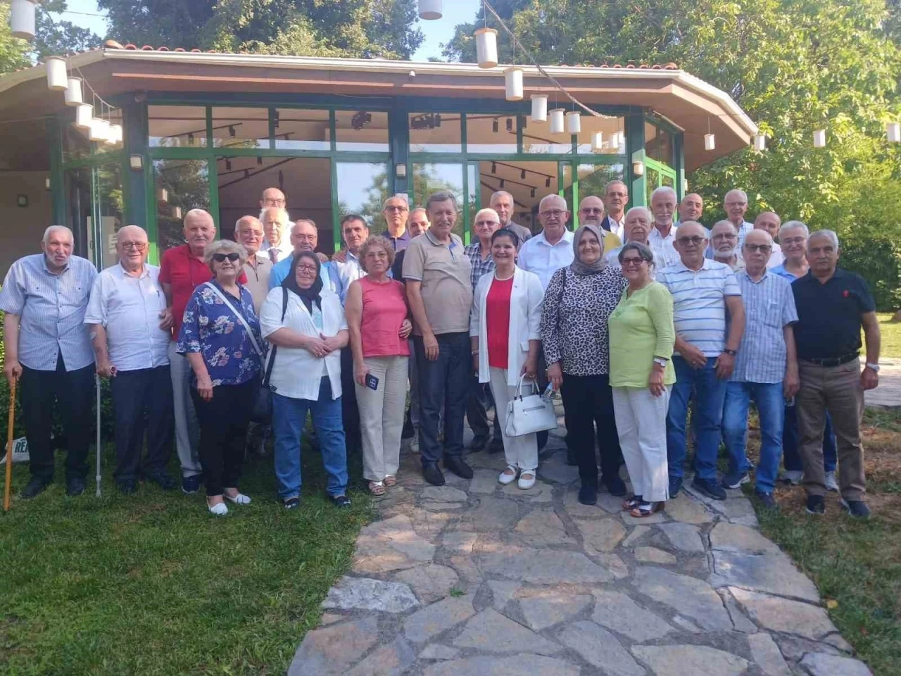 Tecr&uuml;beli muhtarların duygu dolu buluşması
