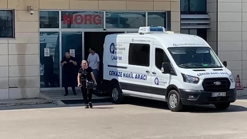 Tedavi g&ouml;ren babasına yastık almaya giderken kaza ge&ccedil;irdi, 15 g&uuml;nl&uuml;k yaşam savaşını kaybetti
