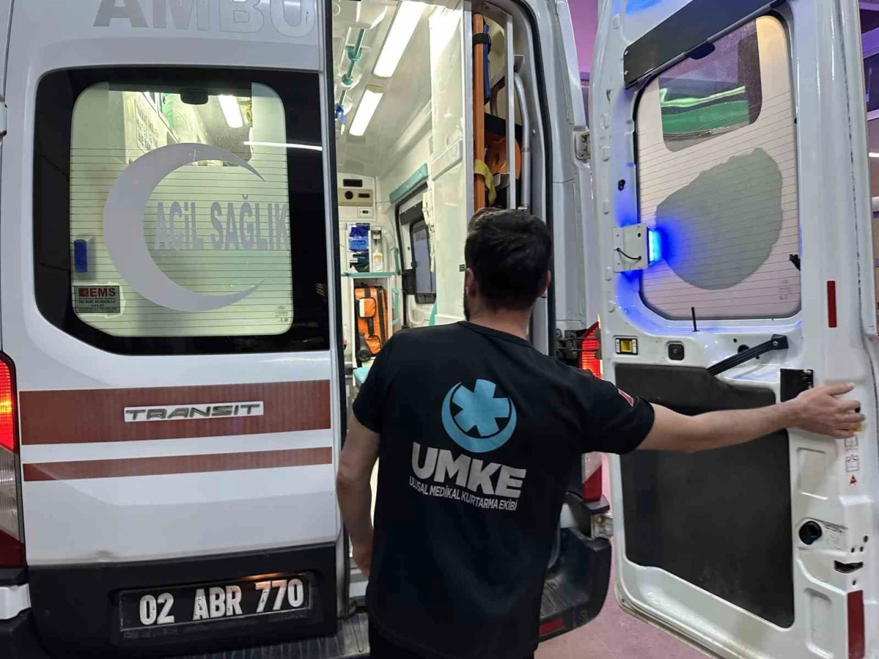 Tekere dolanan etek kazaya neden oldu: 3 yaralı
