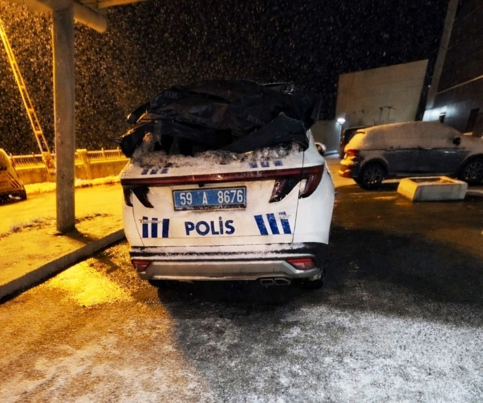 Tekirdağ&rsquo;da baltalı saldırgan 3 araca zarar verdi
