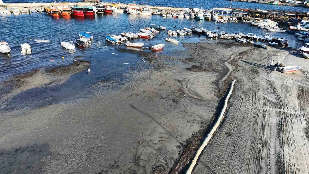 Tekirdağ&rsquo;da deniz &ccedil;ekildi
