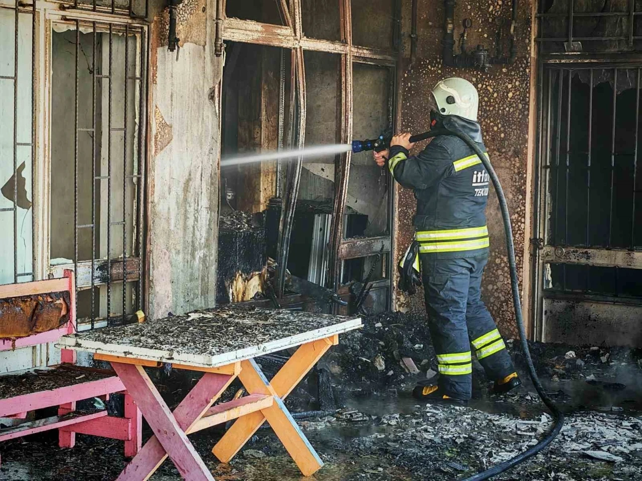 Tekirdağ’da depo yangını
