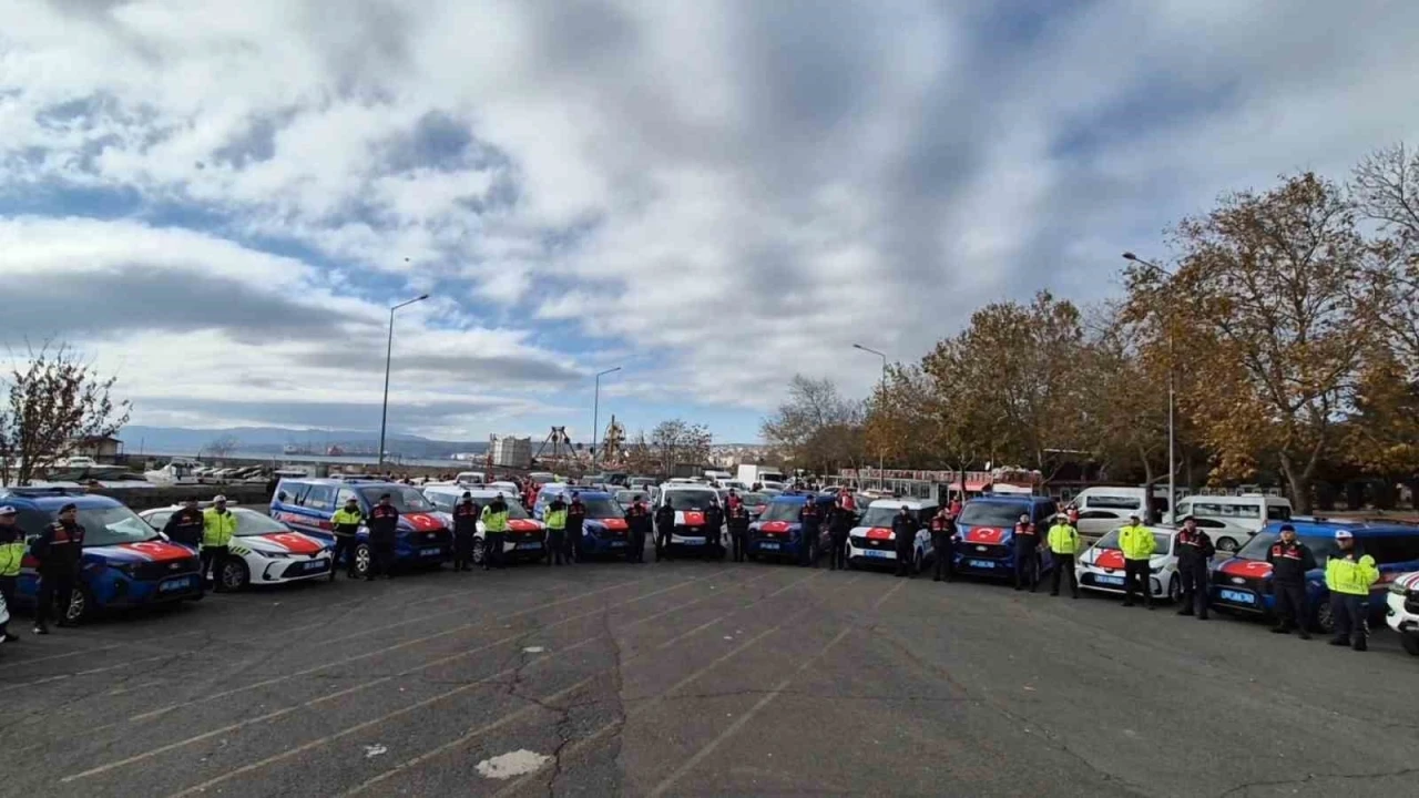 Tekirdağ’da emniyet ve jandarmaya yeni araçlar teslim edildi
