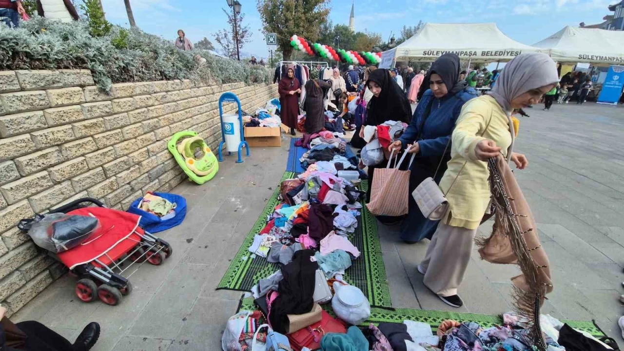 Tekirdağ’da Filistin için hayır çarşısı açıldı
