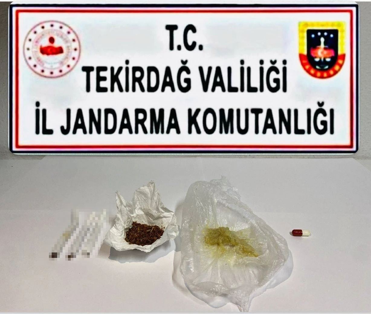 Tekirdağ’da jandarmadan 4 ilçede uyuşturucu ve silah operasyonu
