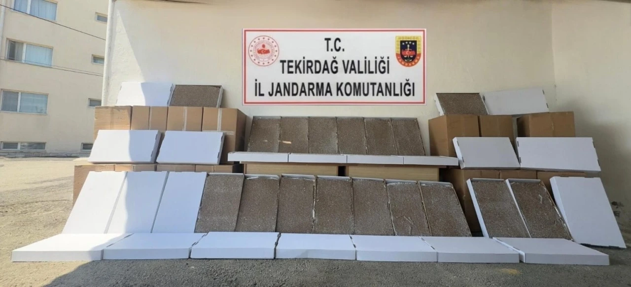 Tekirdağ’da jandarmadan silah ve kaçak makaron operasyonu
