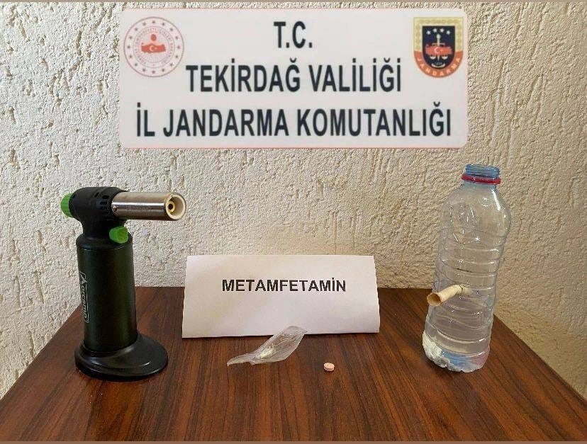 Tekirdağ’da jandarmadan üç ayrı adrese uyuşturucu operasyonu
