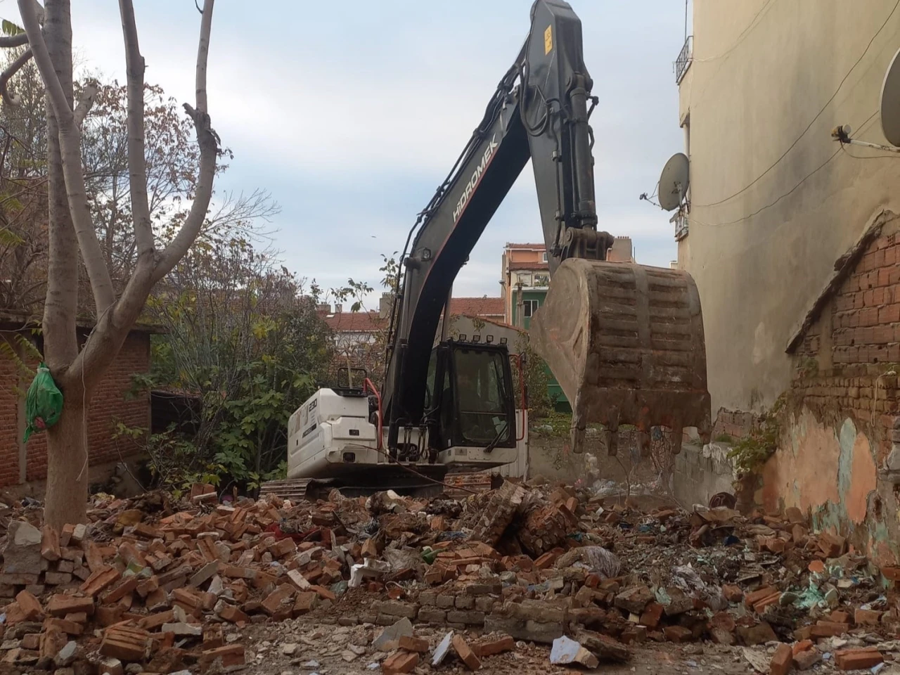 Tekirdağ&rsquo;da metruk binalara sıkı takip
