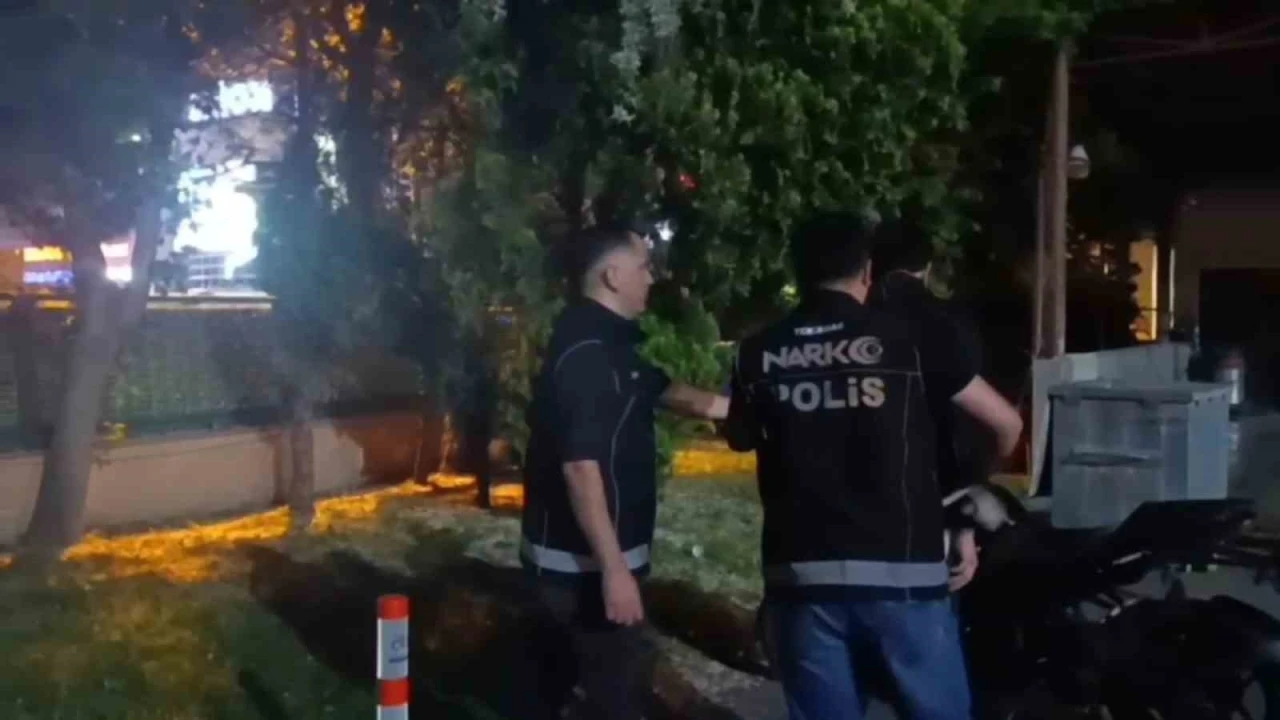 Tekirdağ&rsquo;da pes dedirten y&ouml;ntem: Uyuşturucuyu ekmek arasında servis etmişler
