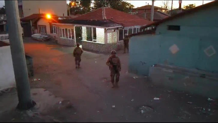 Tekirdağ&rsquo;da şafak operasyonu: 9 g&ouml;zaltı
