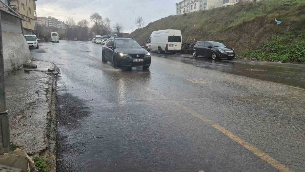 Tekirdağ&rsquo;da sağanak yağış etkili oluyor
