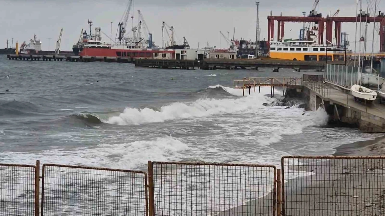 Tekirdağ&rsquo;da şiddetli poyraz
