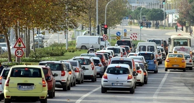 Tekirdağ&rsquo;da trafiğe kayıtlı taşıt sayısı 384 bin 344&rsquo;e ulaştı
