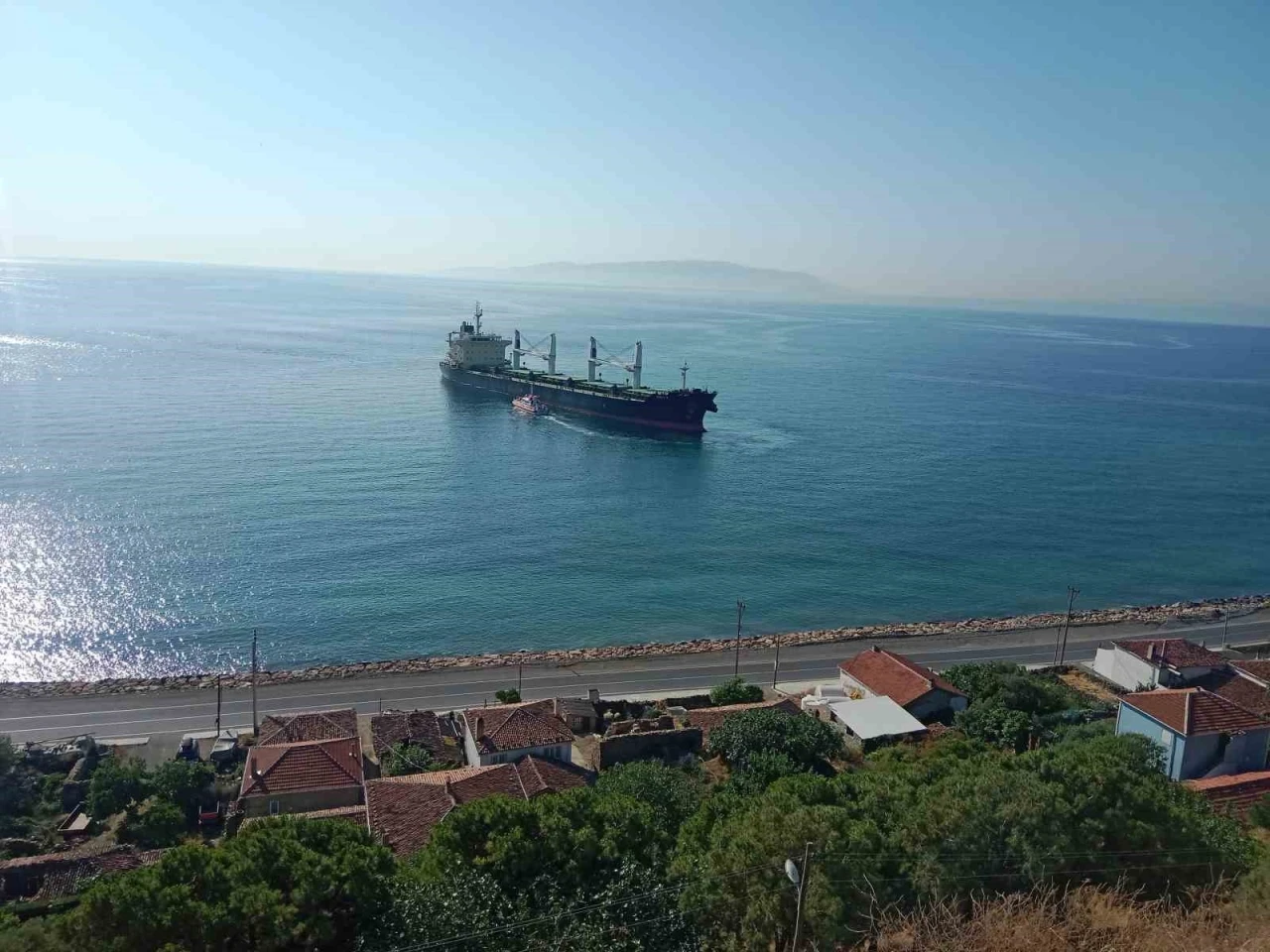 Tekirdağ’da yük gemisi karaya oturdu
