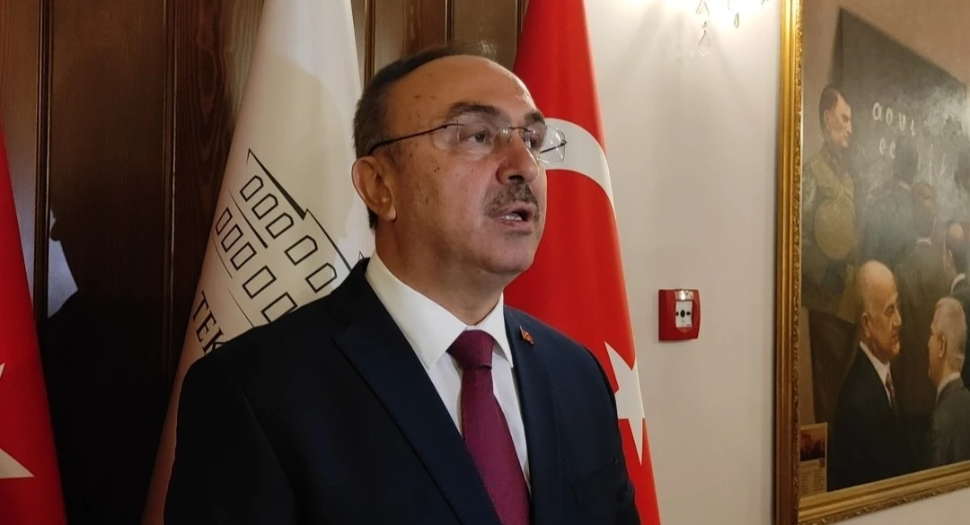 Tekirdağ Valisi Soytürk: &quot;Şarköy ilçesindeki orman yangını şiddetli rüzgarın etkisiyle yayıldı ve müdahale güçlükle sürdürüyor&quot;
