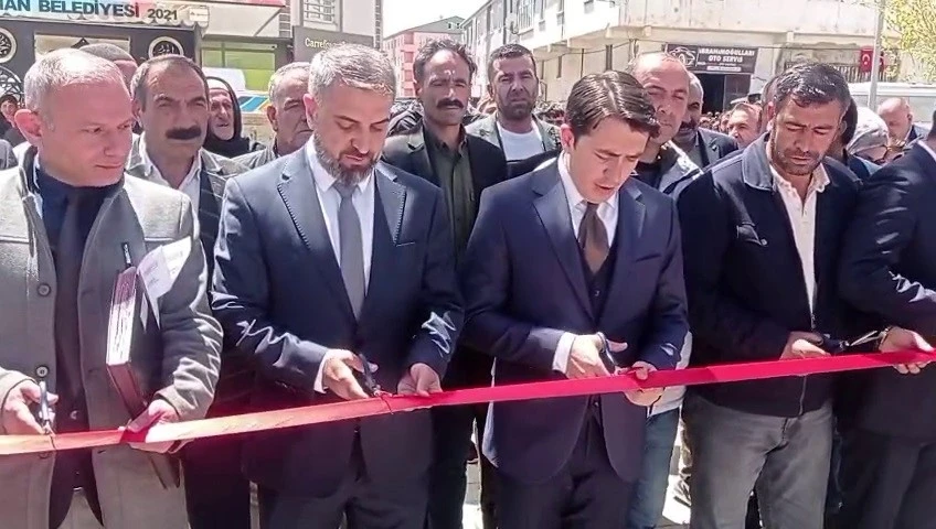 Tekman&rsquo;da Gazze i&ccedil;in hayır &ccedil;arşısı kurdular
