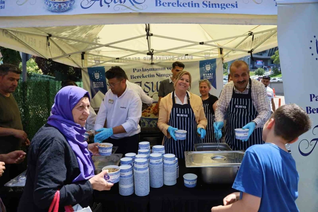 Teleferik Meydanı&rsquo;nda aşure bereketi
