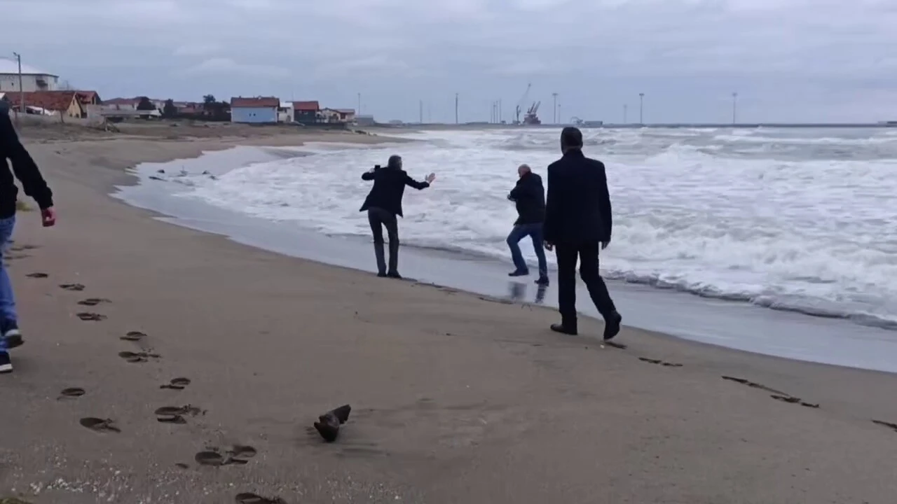 Telefonda başladı, sahilde bitti: Cinnet anlarında film gibi ikna operasyonu
