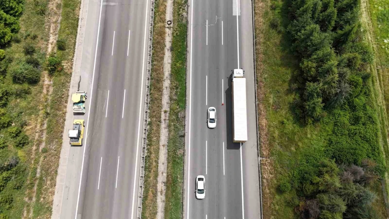 TEM Otoyolu’nda 4 gün boyunca İstanbul istikametine trafik tek istikametten sağlanacak
