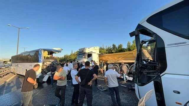 TEM Otoyolu’nda feci kaza: 1 ölü, 16 yaralı