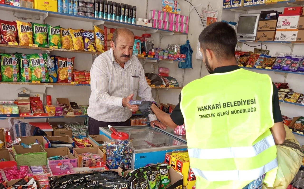 Temiz bir Hakkari için 2 bin broşür dağıtıldı

