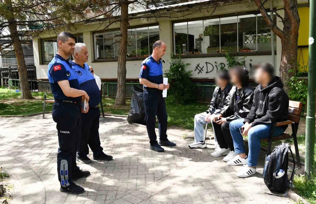 Tepebaşı zabıtasıdan &quot;Tertemiz Eskişehir&quot; denetimi

