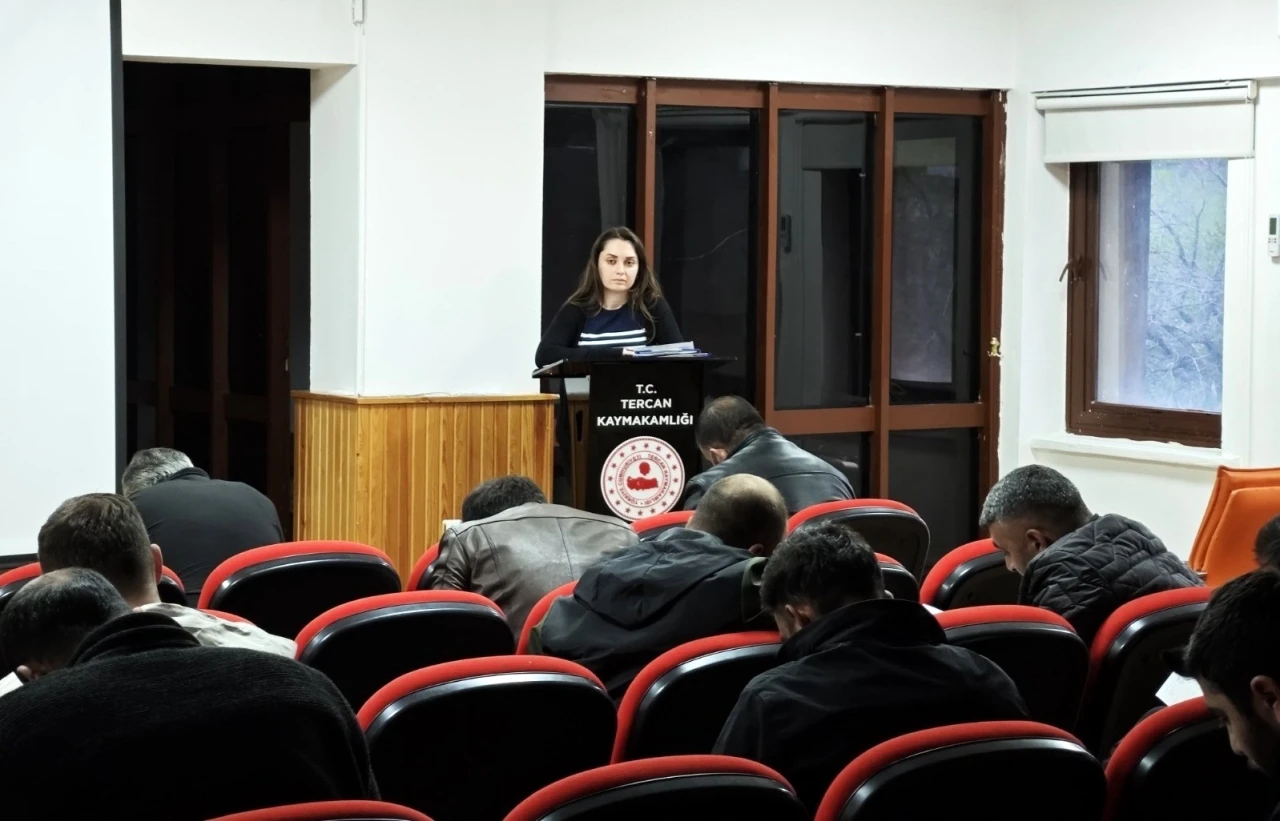Tercan’da 20 kişiye arıcılık belgesi verildi
