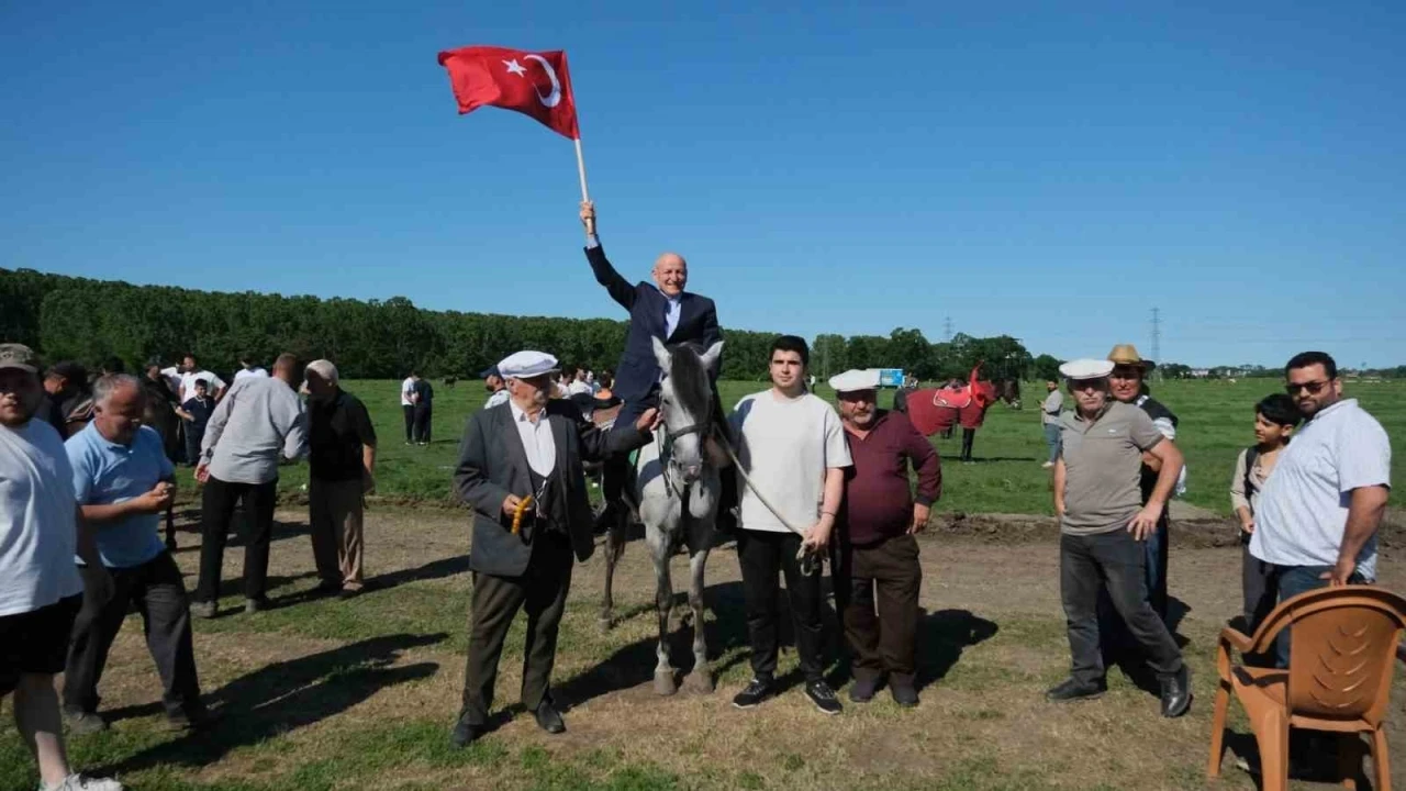 Terme&rsquo;de 26. Geleneksel Rahvan At Yarışları nefes kesti
