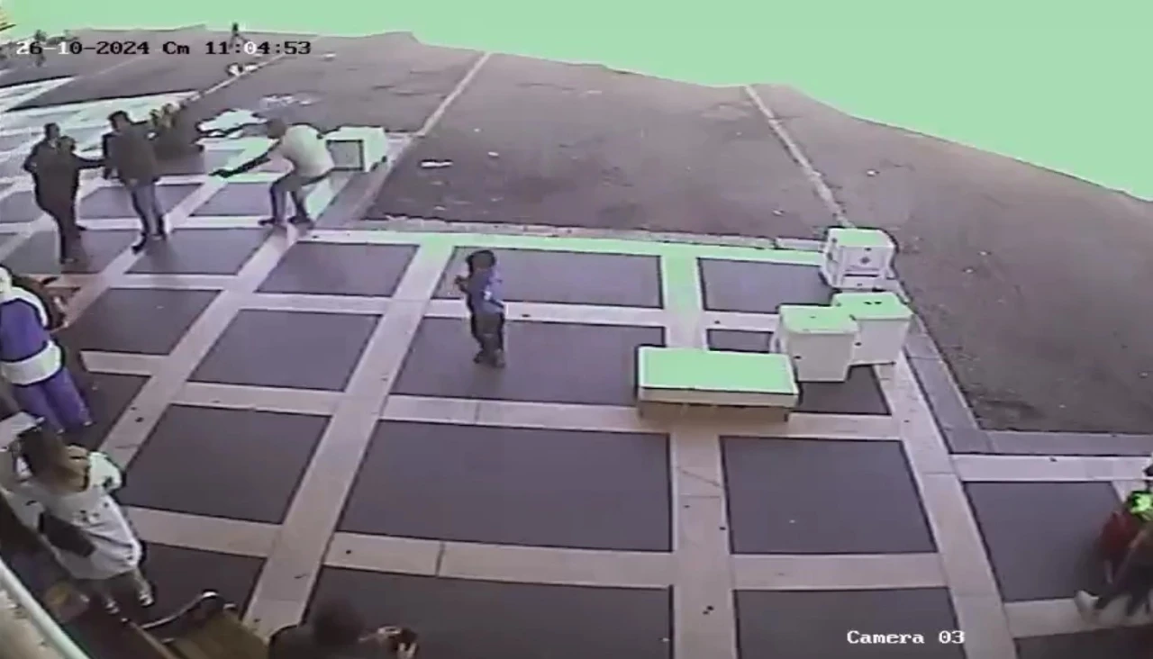 Terminalde otobüs beklerken silahlı saldırıya uğradı
