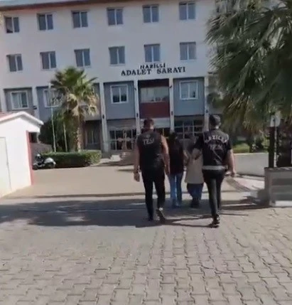Terör örgütü üyesi saklandığı evde yakalandı
