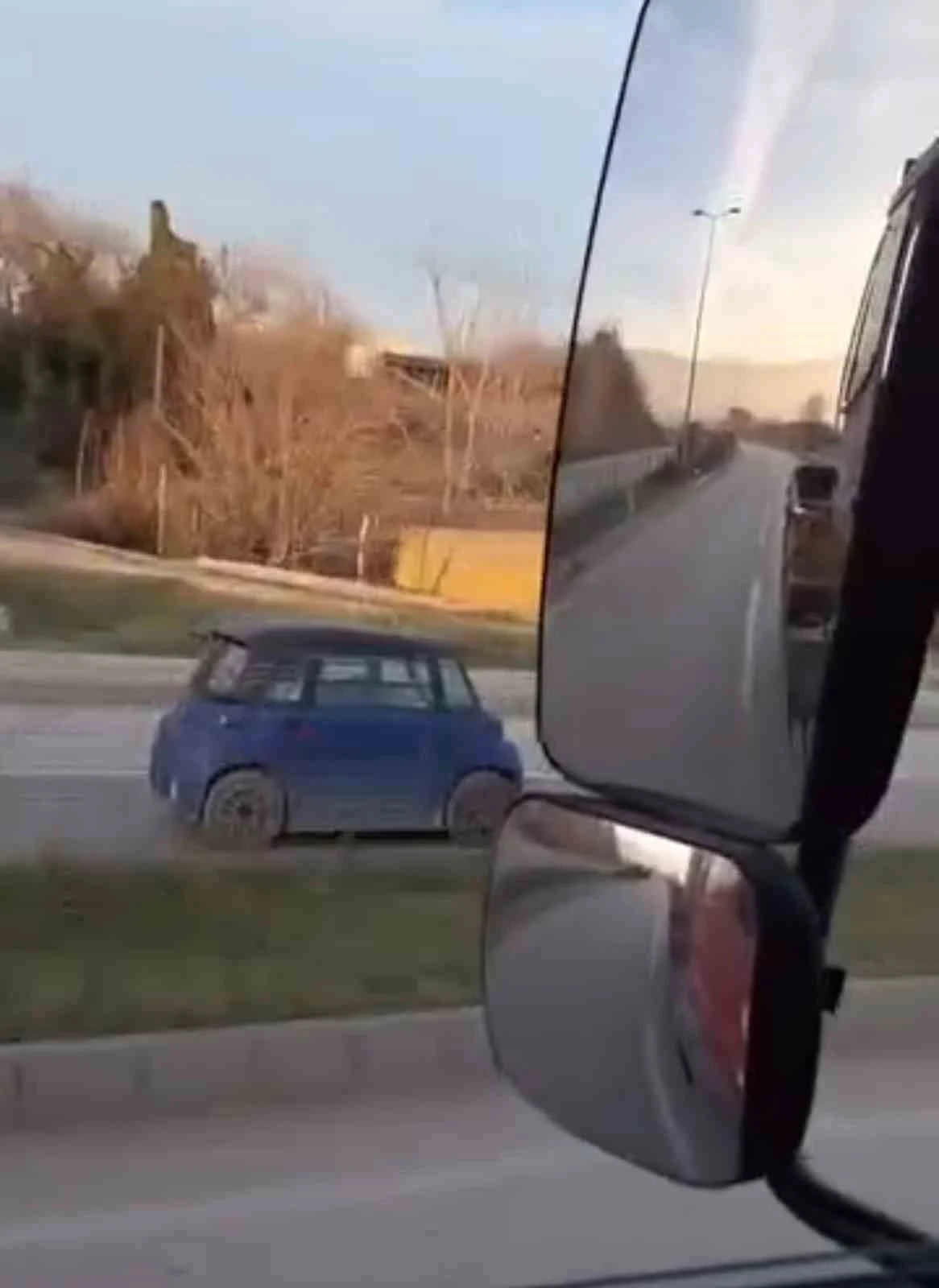 Ters istikamette canını hi&ccedil;e sayarak ilerlediği anlar kamerada
