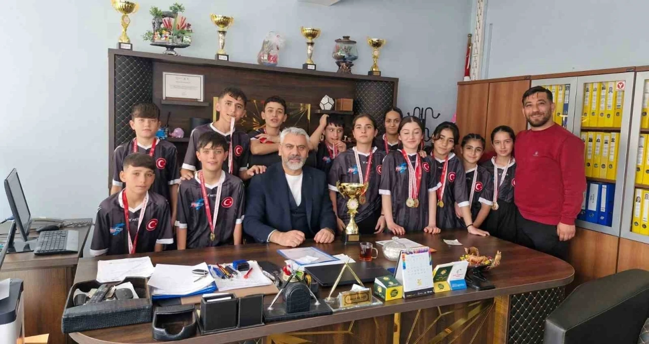 TESKOMB S&uuml;phan Ortaokulu&rsquo;ndan korfbolda şampiyonluk gururu
