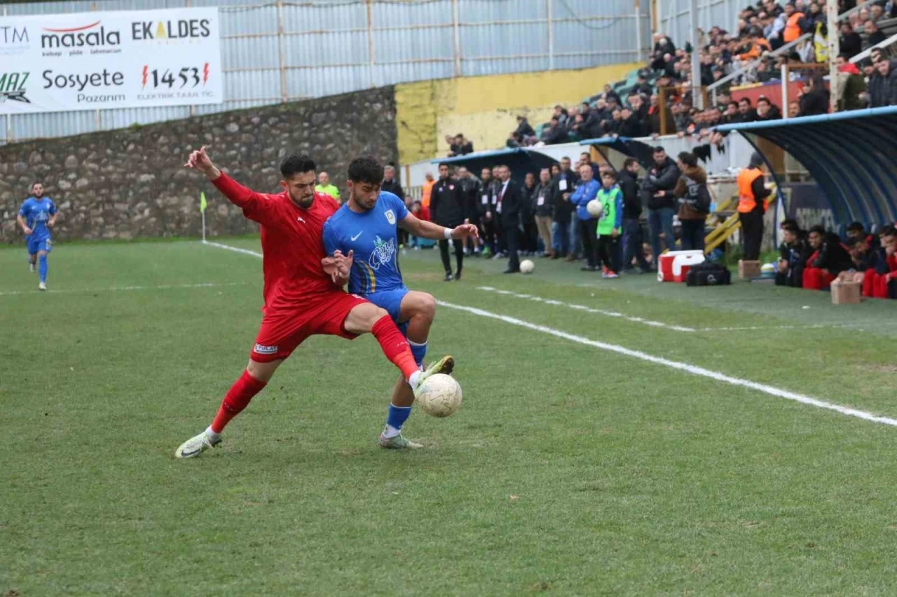 TFF 2.Lig: Belediye Derincespor: 0- Karaman FK: 0