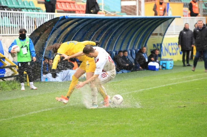TFF 2.Lig: Belediye Derincespor: 2 - İnegölspor: 1