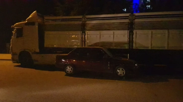 Ticari ara&ccedil; ve otomobil &ccedil;arpıştı: 1 yaralı
