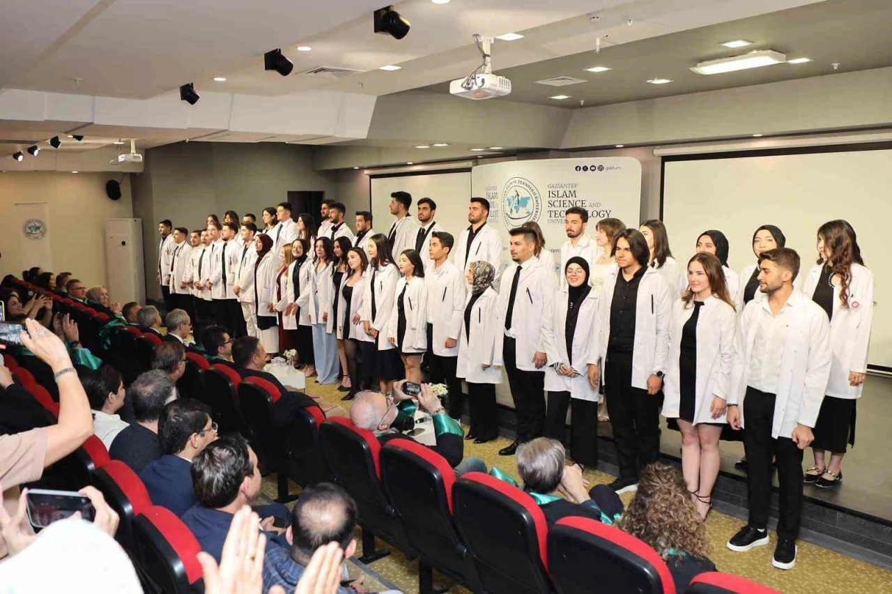 Tıp Fakültesi Beyaz Önlük Giyme Töreni gerçekleştirildi
