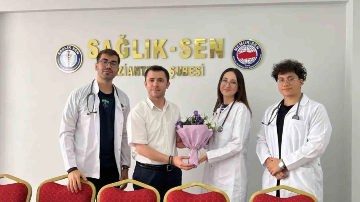 Tıp fakültesi öğrencilerinin ilk stetoskopu Sağlık Sen’den