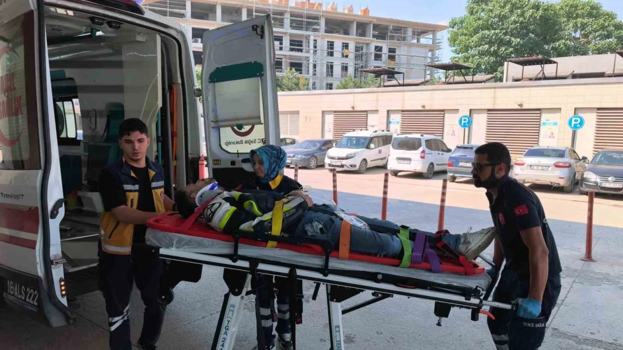 Tır ile motosiklet &ccedil;arpıştı: 1 ağır yaralı
