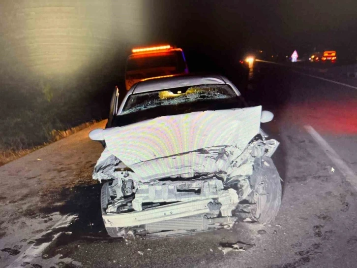 Tıra arkadan &ccedil;arpan otomobilin s&uuml;r&uuml;c&uuml;s&uuml; yaşamını yitirdi
