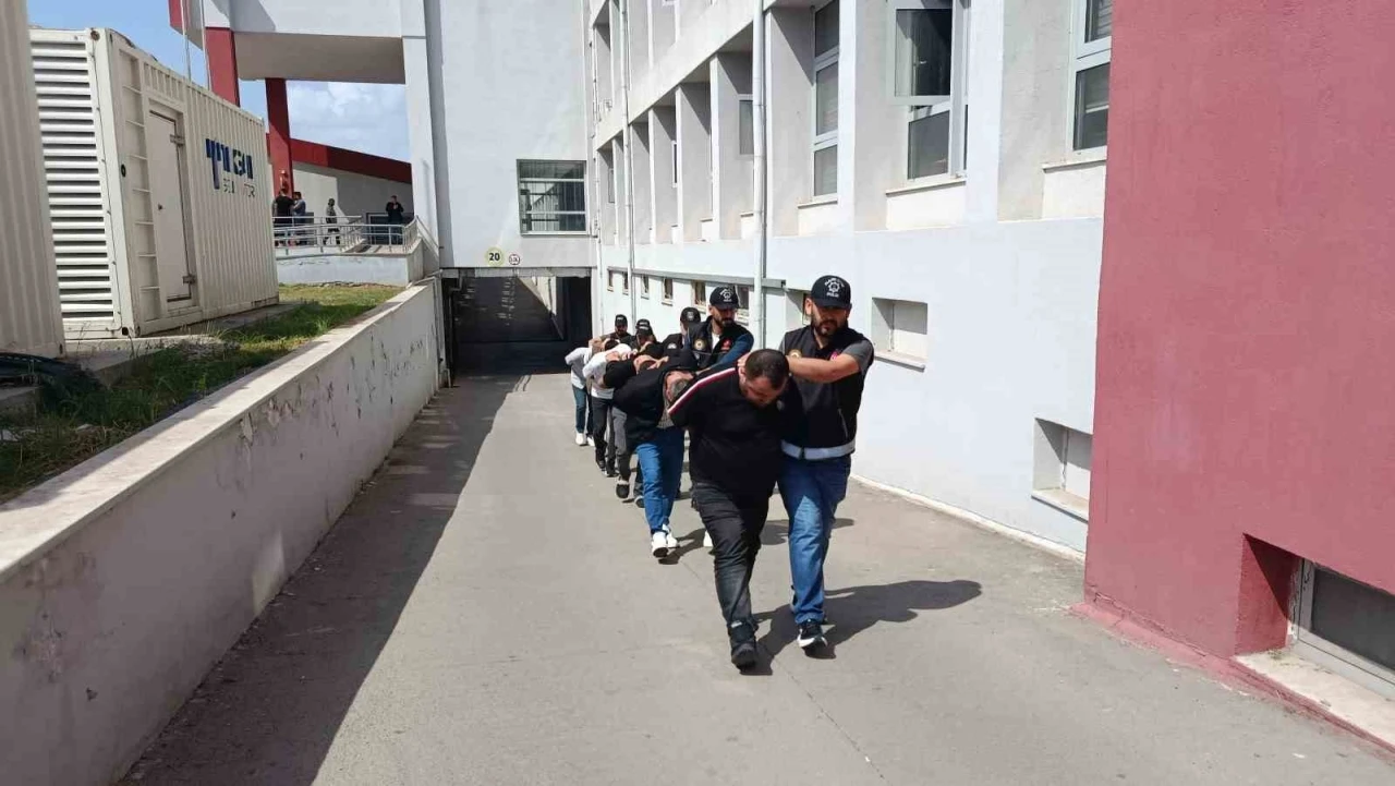 Tırın dorsesinde 10 kilodan fazla uyuşturucu ele geçirildi: 6 tutuklama
