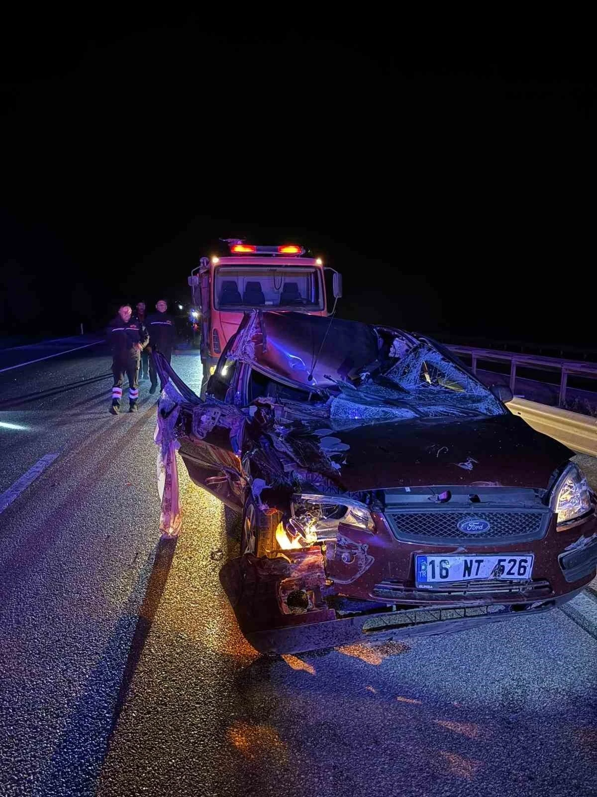 Tırla çarpışan otomobilde 4 kişi yaralandı
