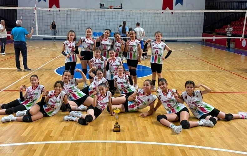 TKİ Tavşanlı Linyitspor&rsquo;un voleybol başarısı
