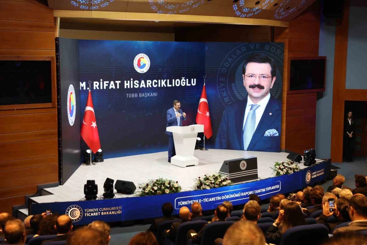 TOBB Başkanı Hisarcıklıoğlu: &quot;KOBİ’lerin rekabeti için e-ticaret ve dijitalleşme şart&quot;
