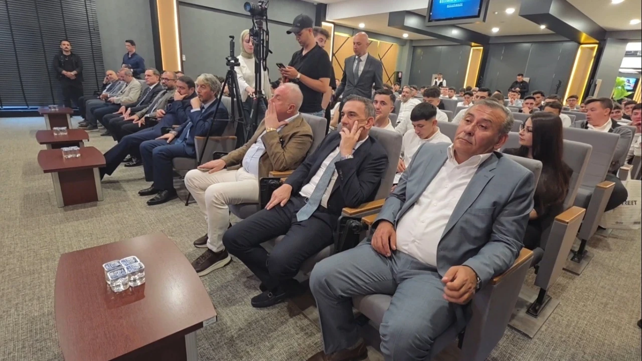 TOBB K&uuml;tahya OSB Mesleki ve Teknik Anadolu Lisesi ilk mezunlarını verdi
