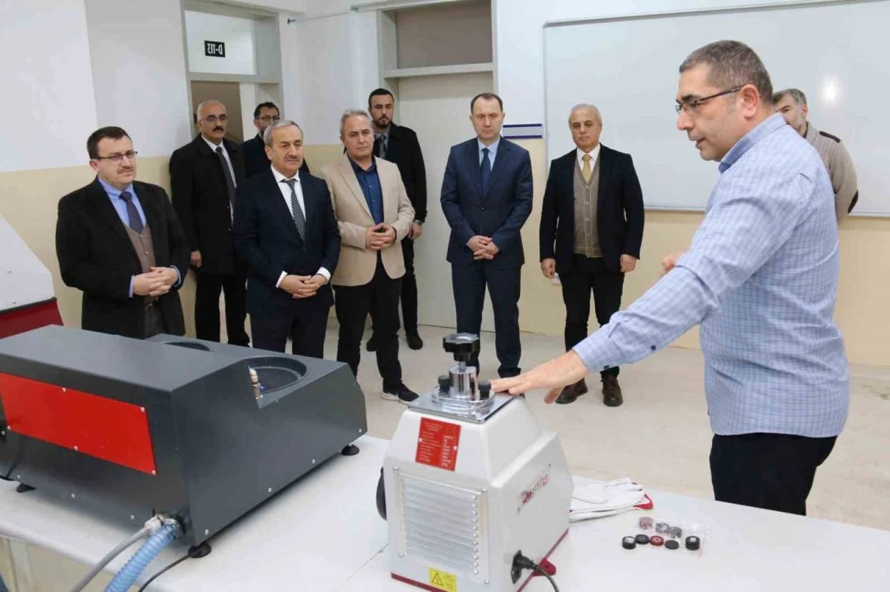 TOBB Teknik Bilimler MYO&rsquo;ya eğitim ve sanayi odaklı ziyaret
