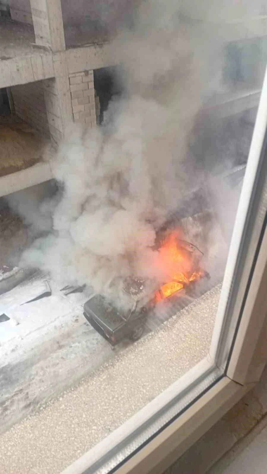 Tofaş ara&ccedil; alevlere teslim oldu
