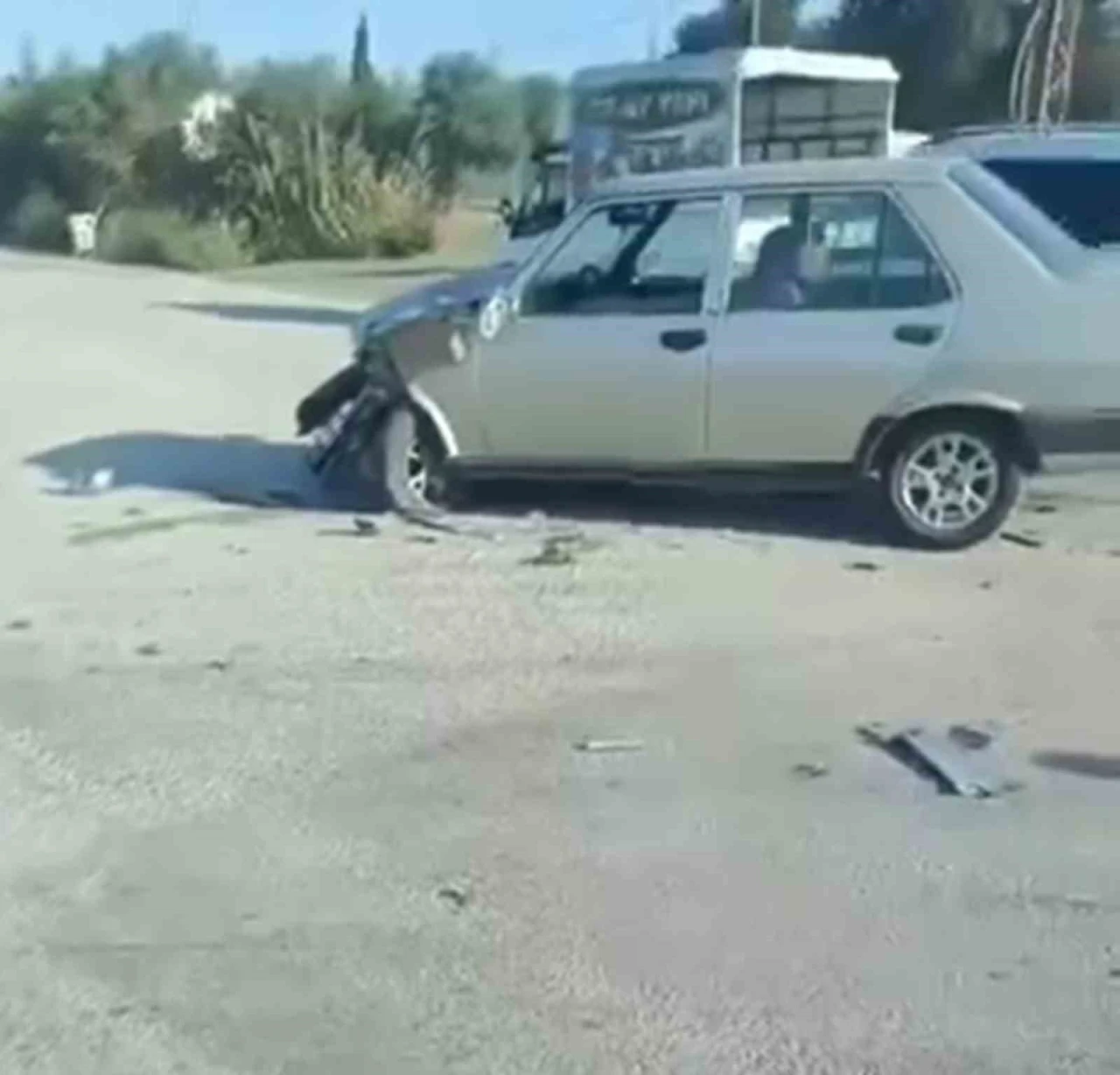 Tofaş’la çarpışarak tarlaya uçan motosikletin 18 yaşındaki sürücüsü öldü
