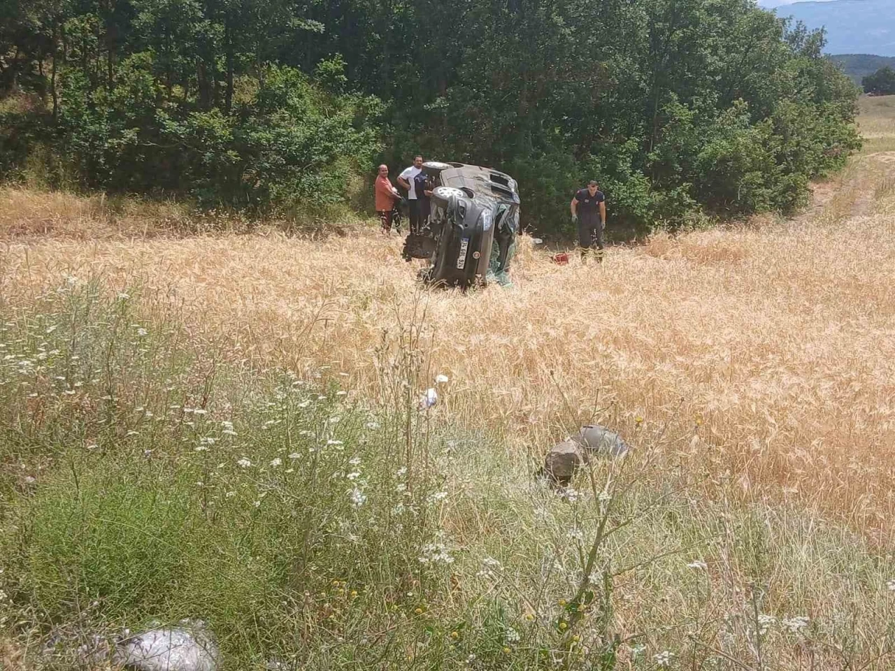 Tokat&rsquo;ta kontrolden &ccedil;ıkan hafif ticari ara&ccedil; takla attı: 5 yaralı
